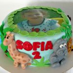 Torta s jedlým papierom a zvieratkami